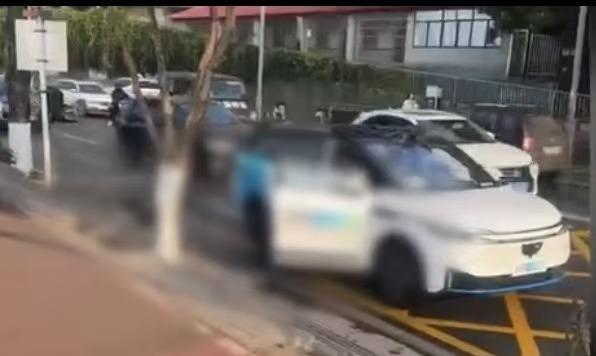 配资平台提供咨询 哈啰无人车在株洲撞人，当地确认暂已停运！曾宣称可远程接管